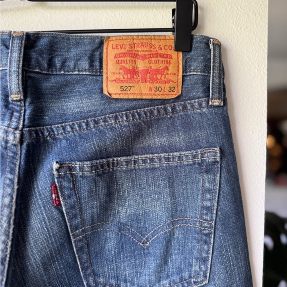 Levi's Classic Blue Jeans with Red Tab